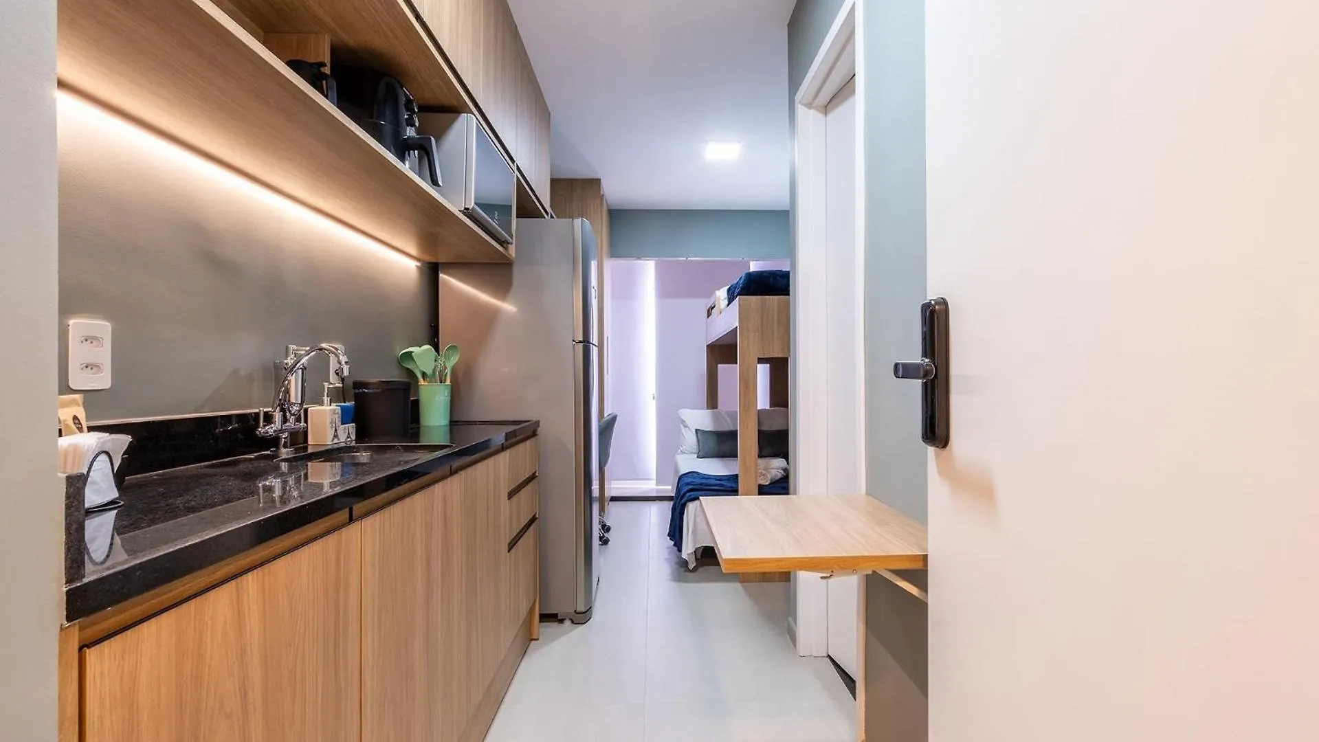 By Dh:Studio Completo Para 3 Pessoas Com Coworking San Paolo 0*,  Brasile
